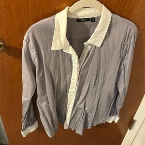 Like new Apt 9 XL gray button down shirt with white trim